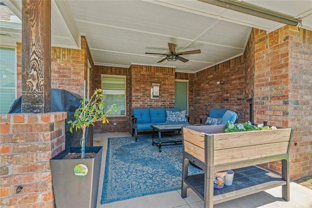 605 Bison Crossing Drive, Yukon, OK 73099