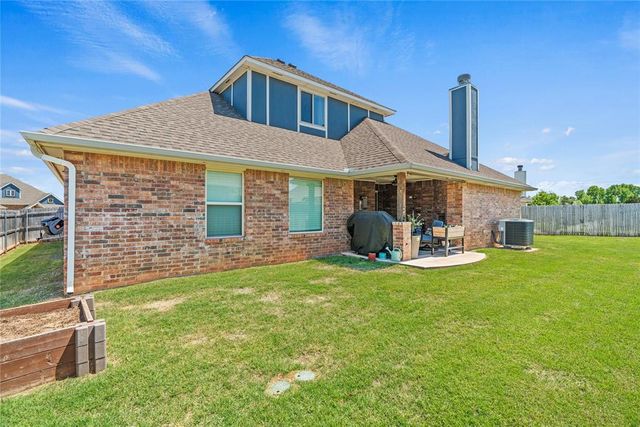 605 Bison Crossing Drive, Yukon, OK 73099