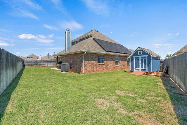 605 Bison Crossing Drive, Yukon, OK 73099