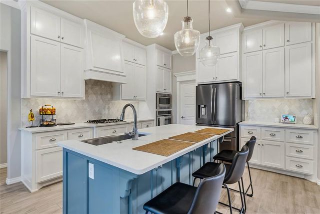 605 Bison Crossing Drive, Yukon, OK 73099
