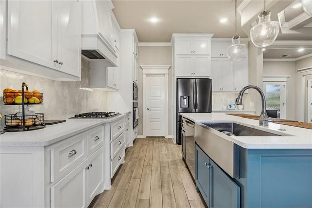 605 Bison Crossing Drive, Yukon, OK 73099