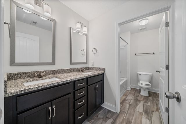 1301 Golden Eagle Way, Clarksville, TN 37040