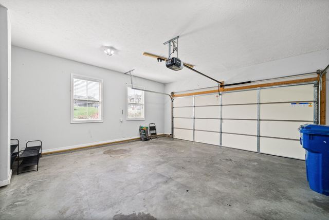 1301 Golden Eagle Way, Clarksville, TN 37040