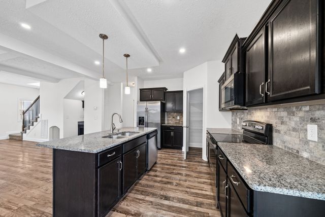 1301 Golden Eagle Way, Clarksville, TN 37040