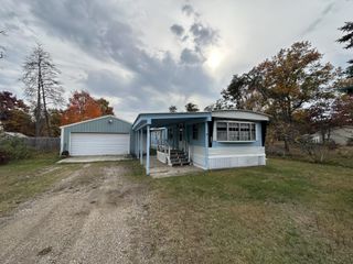 4251 W Pinecrest Road, Grayling, MI 49738