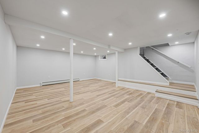 33 Willow Avenue, Freeport, NY 11520