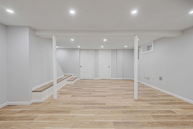 33 Willow Avenue, Freeport, NY 11520