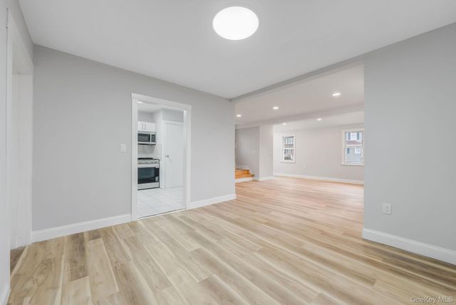 33 Willow Avenue, Freeport, NY 11520