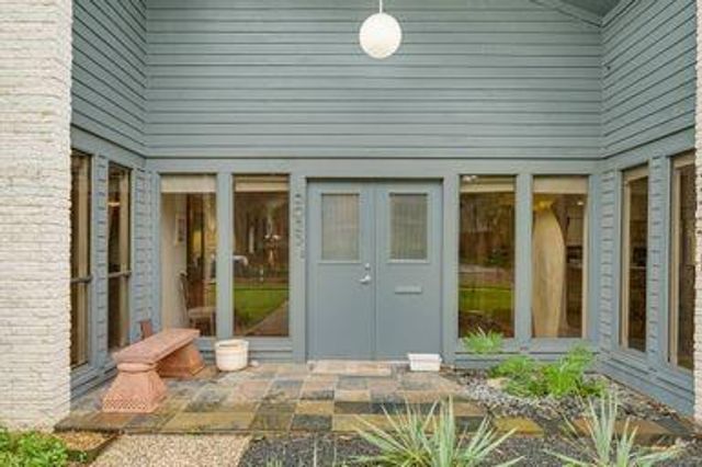 6023 Dumfries Drive, Houston, TX 77096