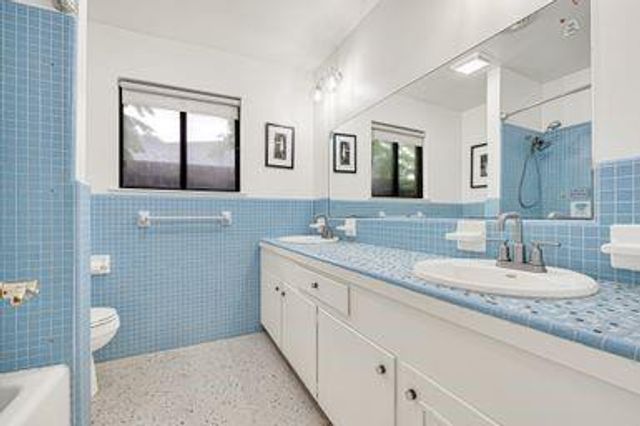 6023 Dumfries Drive, Houston, TX 77096