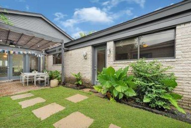 6023 Dumfries Drive, Houston, TX 77096