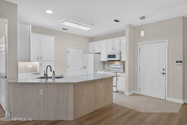 11251 CAMPFIELD Drive 1202, Jacksonville, FL 32256