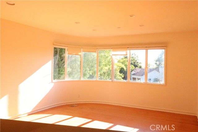 703 Luton, Glendale, CA 91206