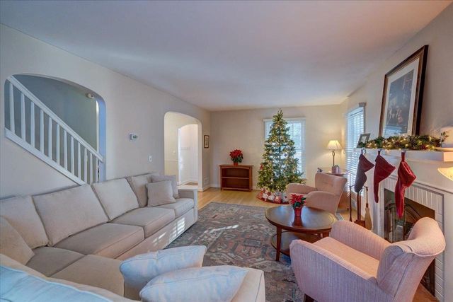 4186 Nakoma Road, Madison, WI 53711