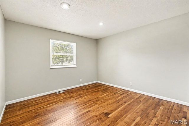 2535 Black Pine Court, Florissant, MO 63031