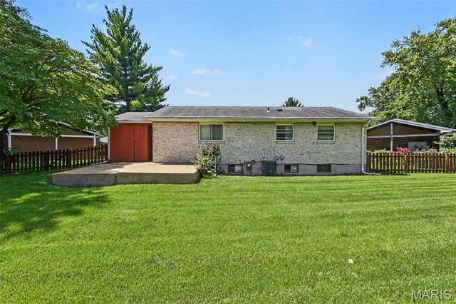 2535 Black Pine Court, Florissant, MO 63031