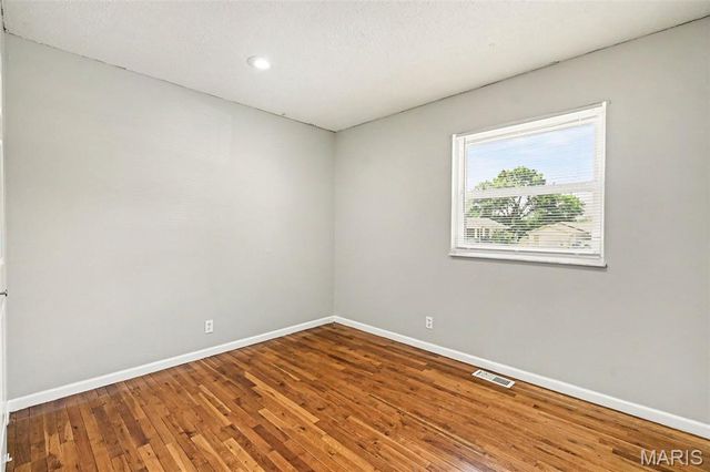 2535 Black Pine Court, Florissant, MO 63031