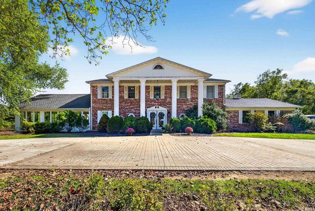 717 N Marshall Road, Paoli, IN 47454
