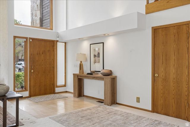 9725 S RUSKIN CIR, Sandy, UT 84092