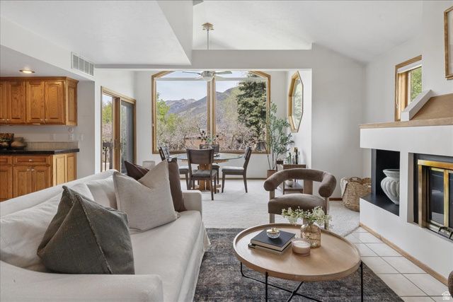 9725 S RUSKIN CIR, Sandy, UT 84092