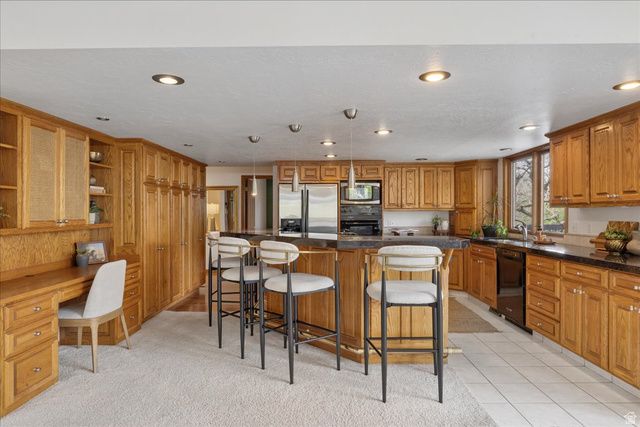 9725 S RUSKIN CIR, Sandy, UT 84092