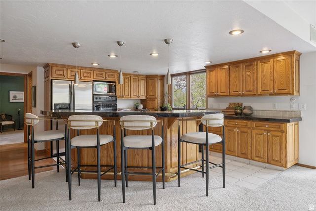 9725 S RUSKIN CIR, Sandy, UT 84092