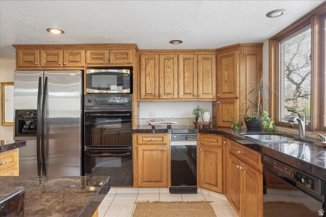 9725 S RUSKIN CIR, Sandy, UT 84092