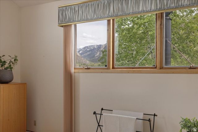 9725 S RUSKIN CIR, Sandy, UT 84092