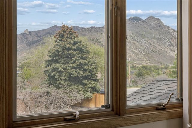 9725 S RUSKIN CIR, Sandy, UT 84092