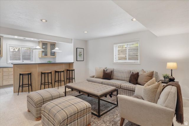 9725 S RUSKIN CIR, Sandy, UT 84092