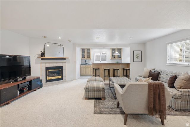 9725 S RUSKIN CIR, Sandy, UT 84092