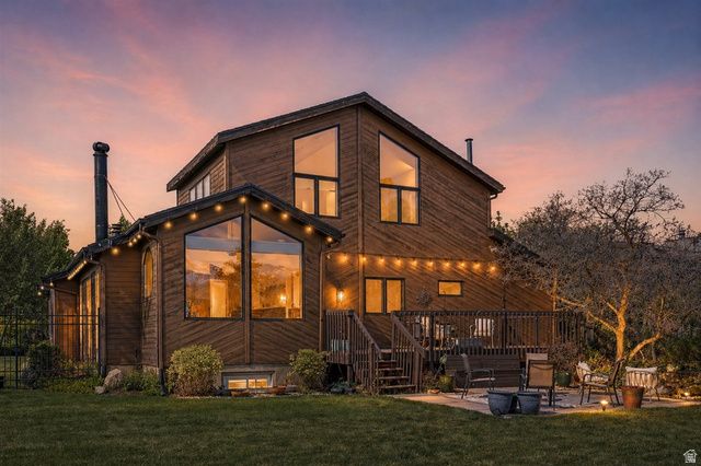 9725 S RUSKIN CIR, Sandy, UT 84092