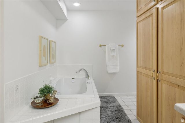 9725 S RUSKIN CIR, Sandy, UT 84092