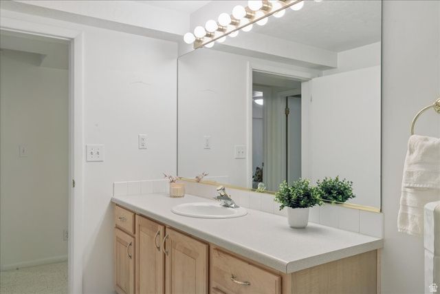 9725 S RUSKIN CIR, Sandy, UT 84092