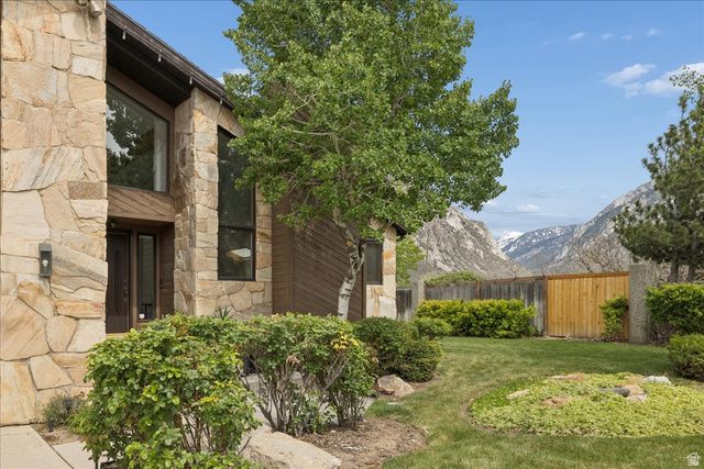 9725 S RUSKIN CIR, Sandy, UT 84092