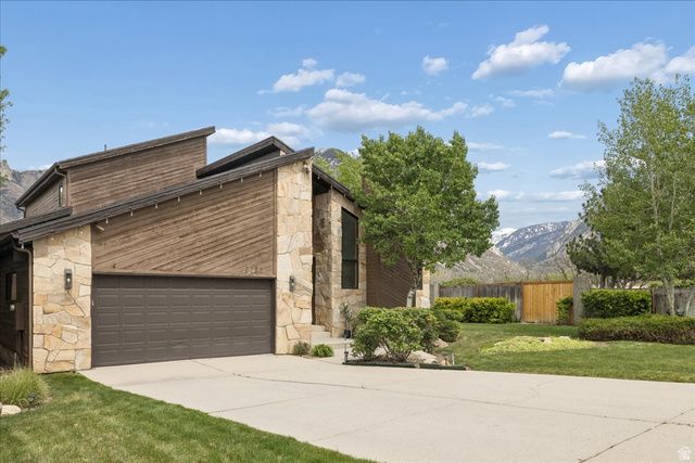 9725 S RUSKIN CIR, Sandy, UT 84092