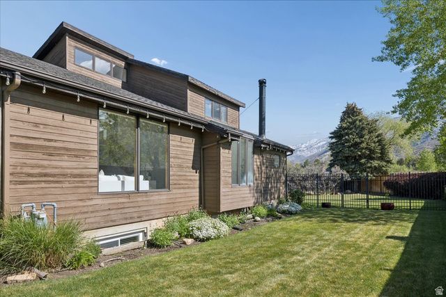9725 S RUSKIN CIR, Sandy, UT 84092