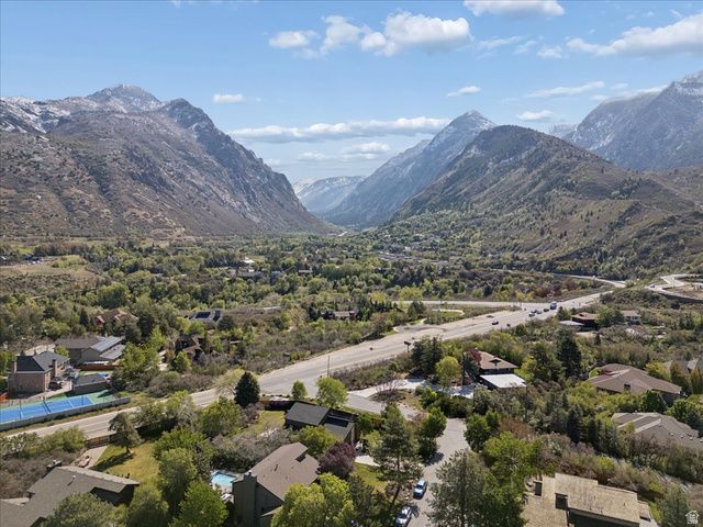9725 S RUSKIN CIR, Sandy, UT 84092