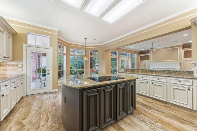 6010 Maple Knob Court, Kingwood, TX 77345