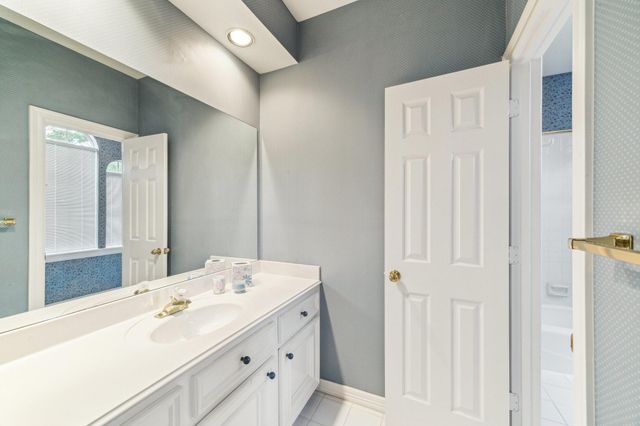 6010 Maple Knob Court, Kingwood, TX 77345