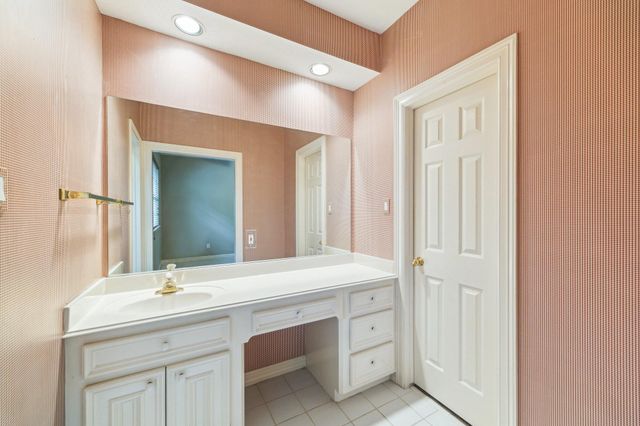 6010 Maple Knob Court, Kingwood, TX 77345