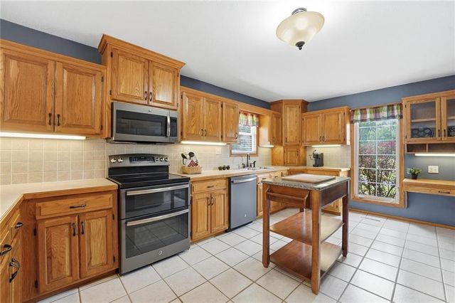 15100 E 215th Street, Peculiar, MO 64078