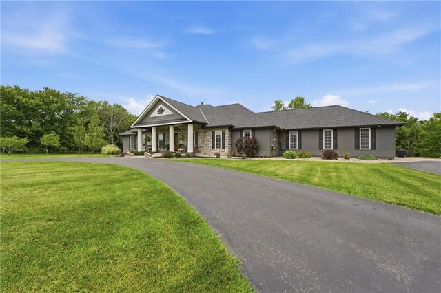 15100 E 215th Street, Peculiar, MO 64078