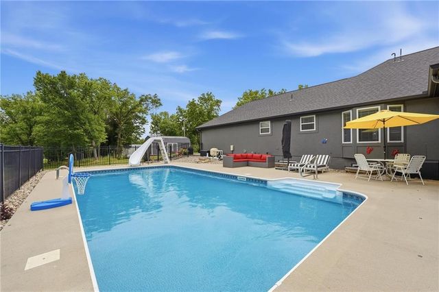 15100 E 215th Street, Peculiar, MO 64078