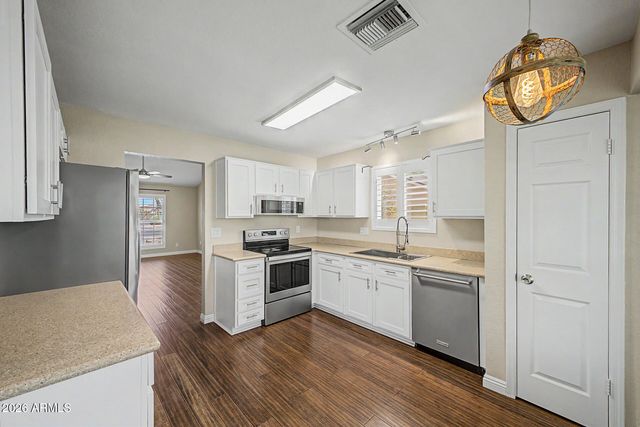 7733 W PERSHING Avenue, Peoria, AZ 85381
