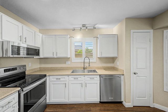 7733 W PERSHING Avenue, Peoria, AZ 85381
