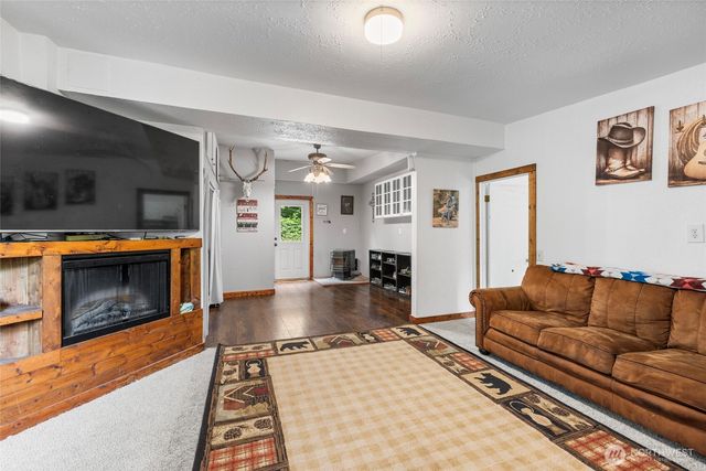 4059 Old Hwy 99 North Road, Burlington, WA 98233
