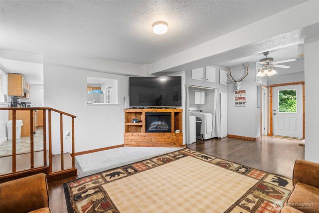4059 Old Hwy 99 North Road, Burlington, WA 98233