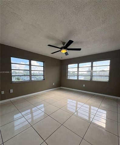 65 NE 202nd Ter Q33, Miami Gardens, FL 33179