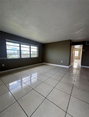 65 NE 202nd Ter Q33, Miami Gardens, FL 33179